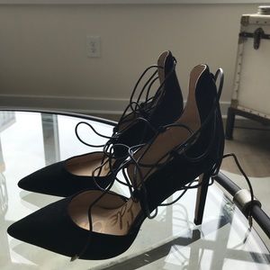 Size 6 Sam Edelman black suede pump